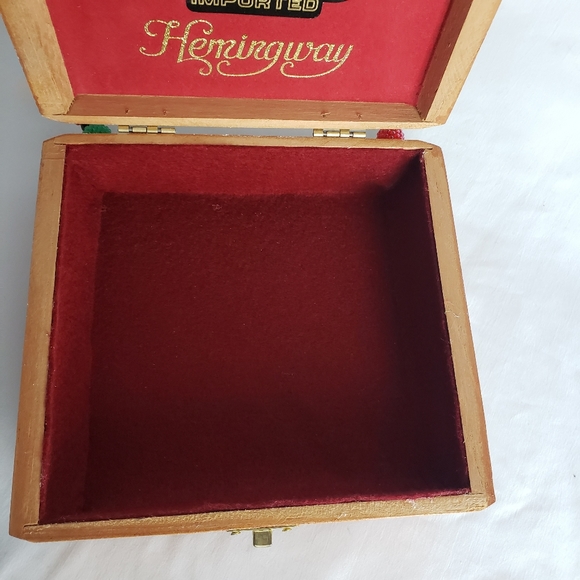 Vintage Hemingway Cigar Box Purse - Picture 4 of 8